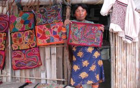 Kuna Woman in Panama With Molas For Sale – Best Places In The World To Retire – International Living